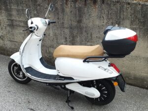 MEL-weiss-bestes-elektromotorrad-2026